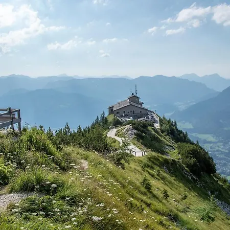 Im Modernen Landhauscharme Mit Bergblick Und Garten Bischofswiesen