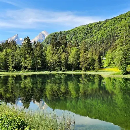 Im Modernen Landhauscharme Mit Bergblick Und Garten *