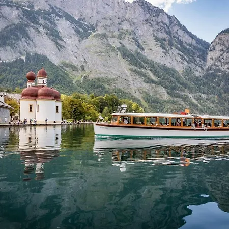 Im Modernen Landhauscharme Mit Bergblick Und Garten *