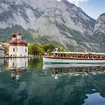 Im Modernen Landhauscharme Mit Bergblick Und Garten *