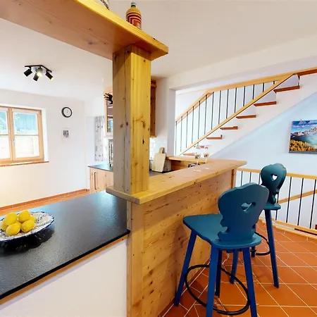 Im Modernen Landhauscharme Mit Bergblick Und Garten *